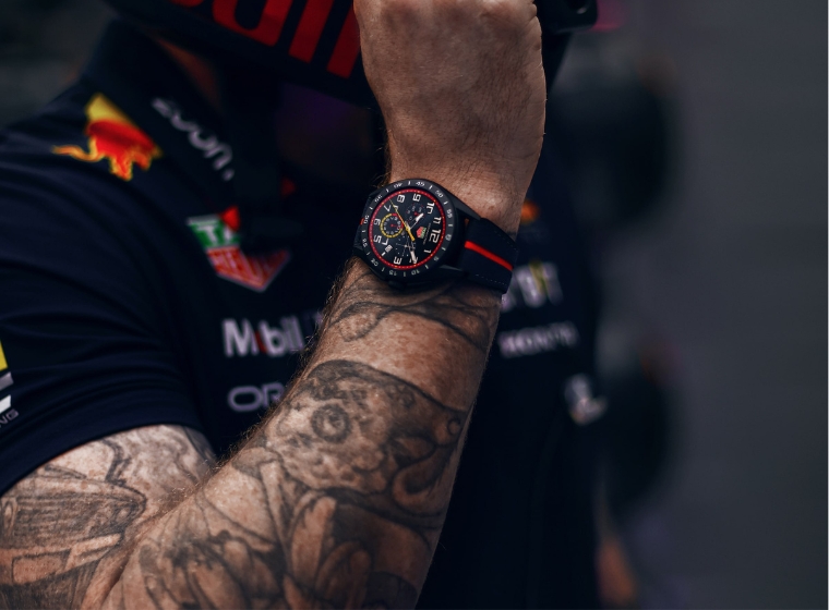 TAG Heuer Golf Connected watch in a festive setting 